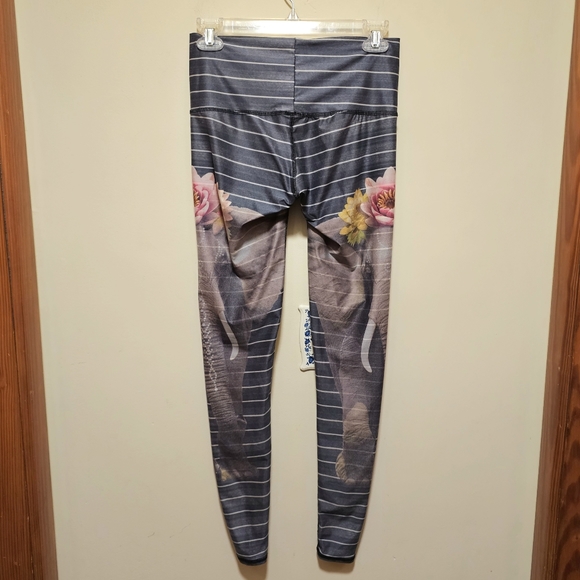 Teeki Love the Elephant Yoga Leggings - Picture 5 of 7